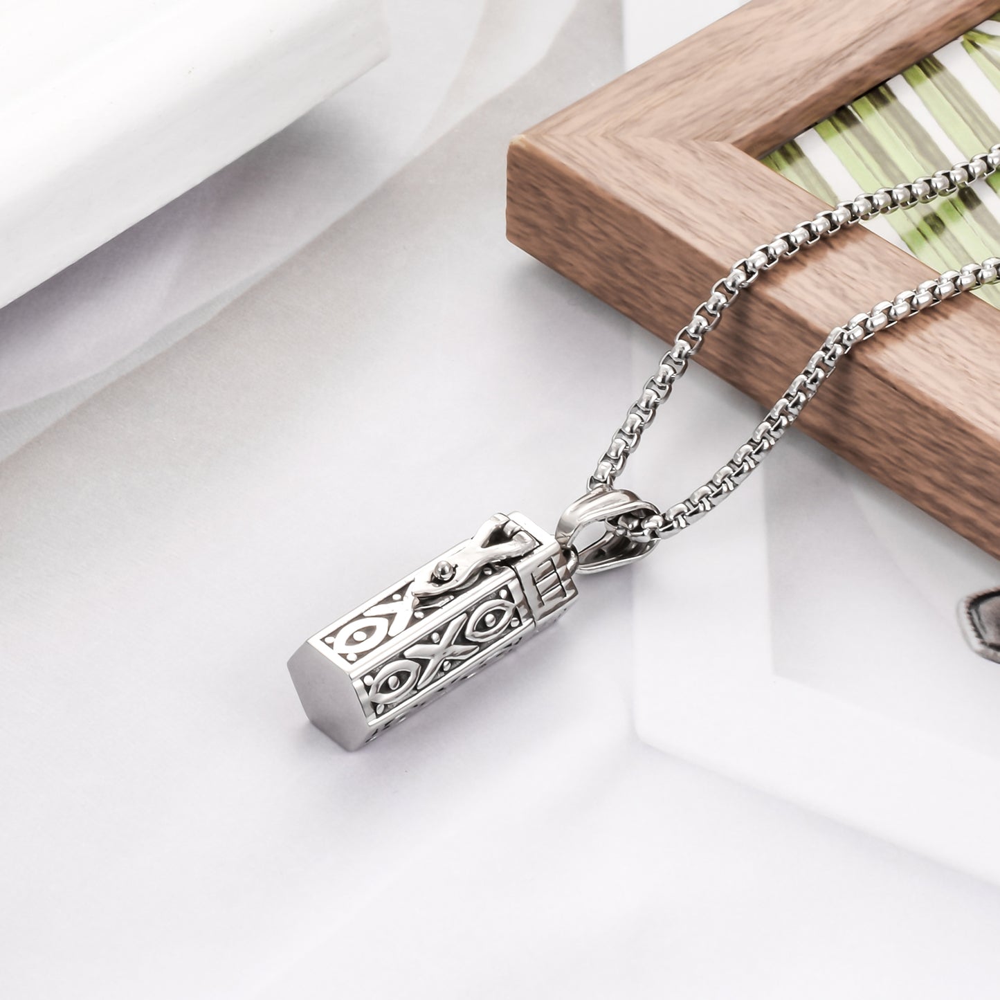 Retro Cremation Urn Pendant
